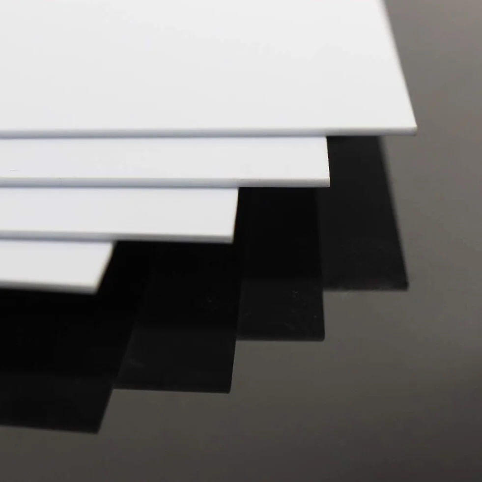 ABS0930, 4 fogli di polistirene bianco da 1,5 mm di spessore, 200 mm x 250 mm, in ABS, per modellini ferroviari (1,5 mm)