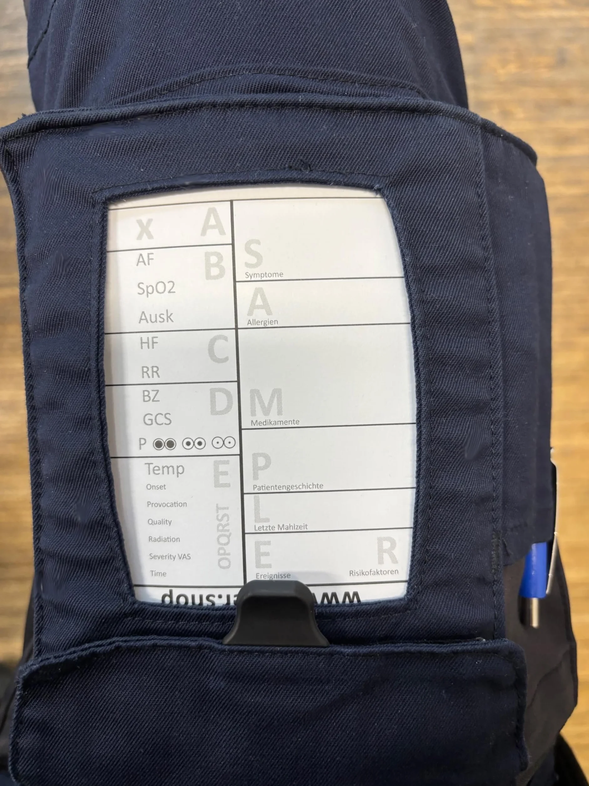 10 blocchi per i servizi di soccorso con schema ABCDE – blocchi compatti in formato DIN A6 | Struttura trasparente per documentazione rapida | Pacchetto da 10 blocchi | Ideale per inserti di emergenza